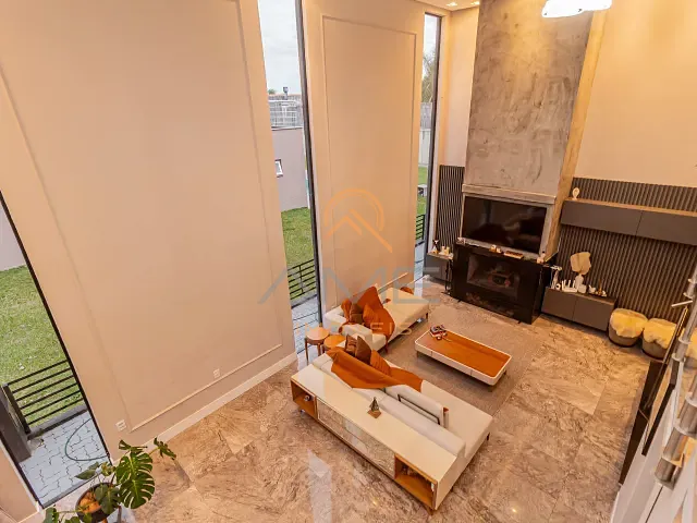 Casa 3 quartos e 5 banheiros, à venda, no bairro Laranjal em Pelotas