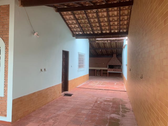 Foto do Casa - Casa para locação no bairro do Indaiá em Caraguatatuba, SP - 3 dormitórios, sendo 1 suíte, vaga para 5 veículos | Área 12 imóveis