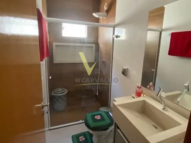 Casa com 300m² 3 quartos e 2 banheiros, à venda, no bairro Adriana Parque em Anápolis
