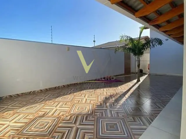 Casa com 300m² 3 quartos e 2 banheiros, à venda, no bairro Adriana Parque em Anápolis
