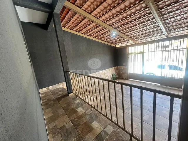 Casa 3 quartos e 2 banheiros, para alugar, no bairro Vila Santo Antônio - Segundo Acréscimo em Aparecida de Goiânia