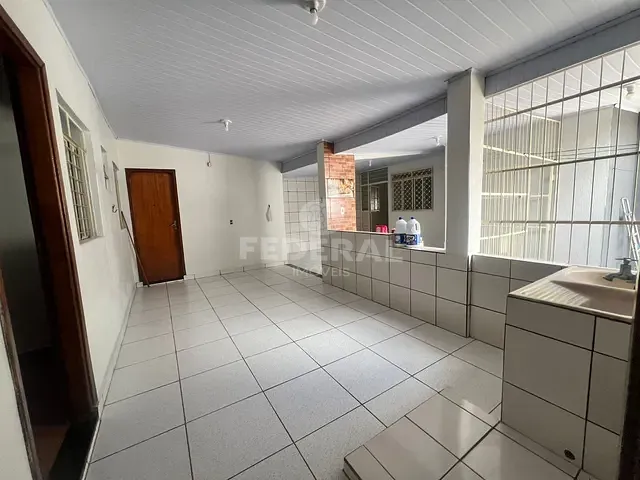 Casa 3 quartos e 2 banheiros, para alugar, no bairro Vila Santo Antônio - Segundo Acréscimo em Aparecida de Goiânia