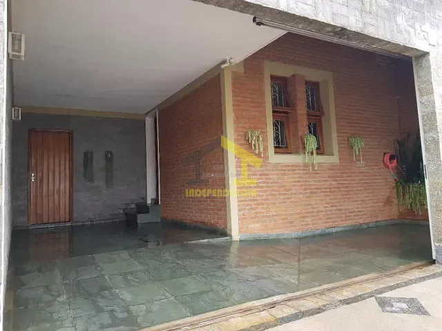 Casa com 250m² 3 quartos e 3 banheiros, à venda, no bairro Vila Brasileira em Itatiba