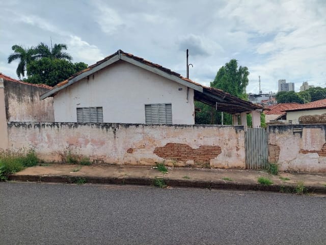 Casa com 506m² 2 quartos e 1 banheiro, à venda, no bairro Vila Xavier em Birigüi