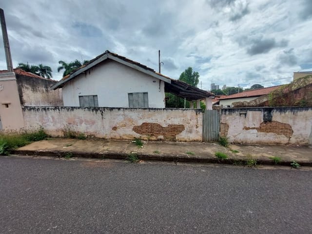 Casa com 506m² 2 quartos e 1 banheiro, à venda, no bairro Vila Xavier em Birigüi