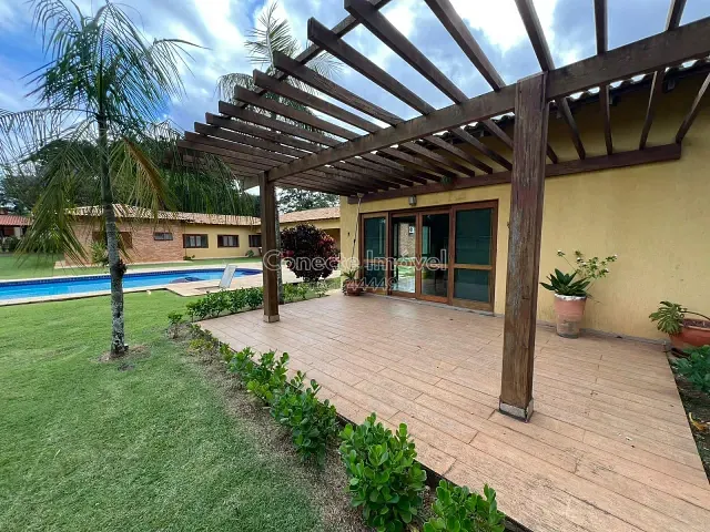 Casa com 5200m² 4 quartos e 7 banheiros, à venda ou para alugar, no bairro Condomínio Fazenda Duas Marias em Jaguariúna