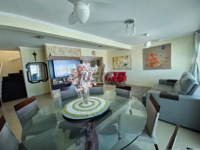 Casa com 520m² 6 quartos e 4 banheiros, à venda, no bairro Centro em Itanhaém