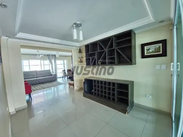 Casa com 520m² 6 quartos e 4 banheiros, à venda, no bairro Centro em Itanhaém