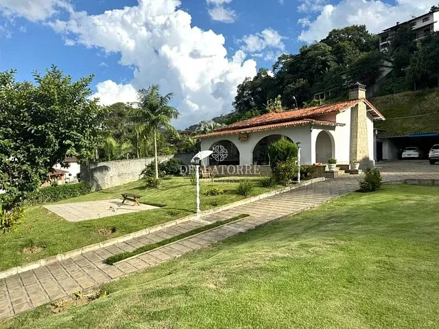 Casa com 5000m² 2 quartos e 2 banheiros, à venda, no bairro Bom Retiro em Teresópolis