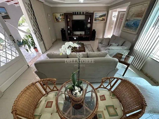 Casa com 5000m² 2 quartos e 2 banheiros, à venda, no bairro Bom Retiro em Teresópolis