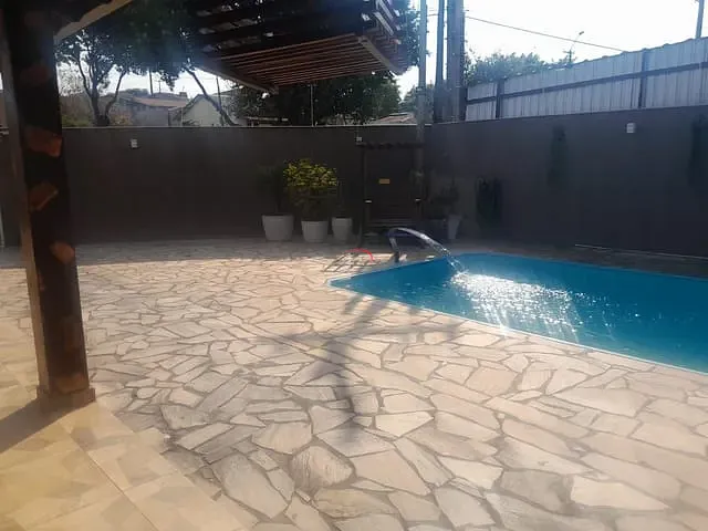 Casa com 409m² 1 quarto e 1 banheiro, à venda, no bairro Conjunto Parigot de Souza 3 em Londrina