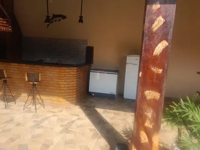 Casa com 409m² 1 quarto e 1 banheiro, à venda, no bairro Conjunto Parigot de Souza 3 em Londrina