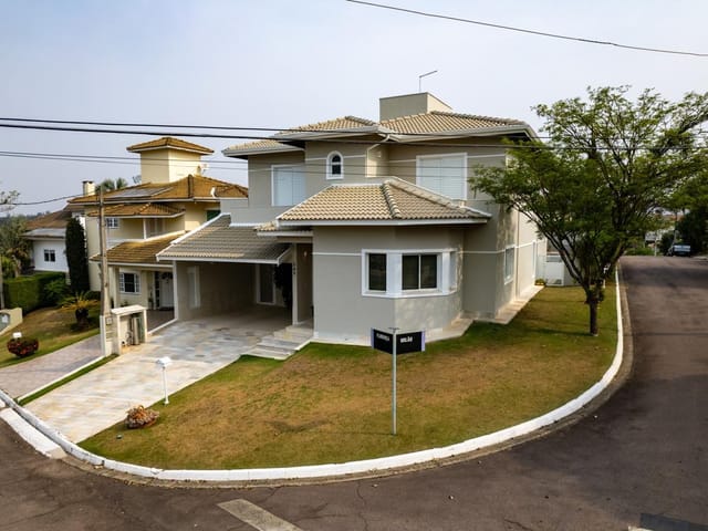 Casa com 451m² 5 quartos e 2 banheiros, à venda, no bairro Florença em Louveira