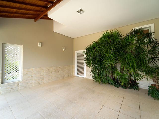 Casa com 451m² 5 quartos e 2 banheiros, à venda, no bairro Florença em Louveira