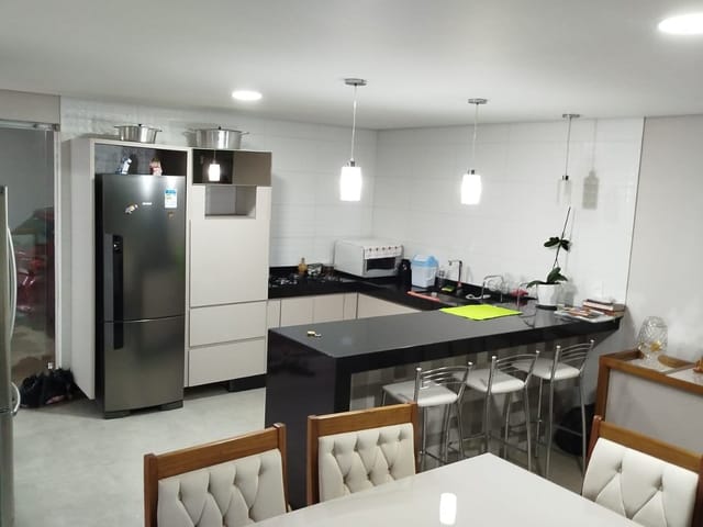 Casa com 200m² 2 quartos e 2 banheiros, à venda, no bairro Paulo VI em Belo Horizonte