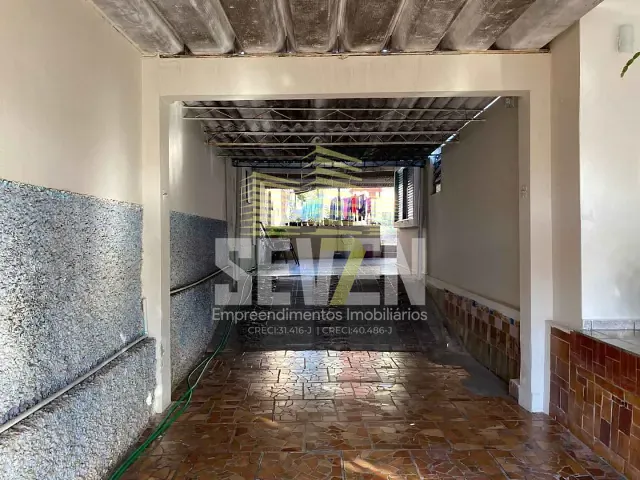 Casa com 520m² 3 quartos e 2 banheiros, à venda, no bairro Vila Coralina em Bauru