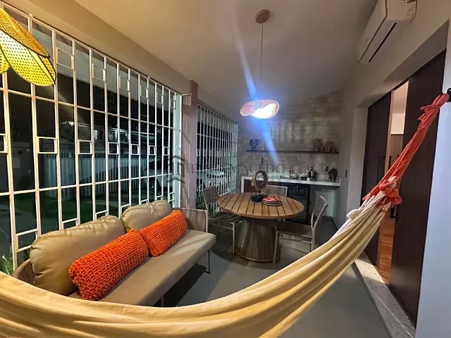 Casa 4 quartos e 2 banheiros, à venda, no bairro Poço em Recife
