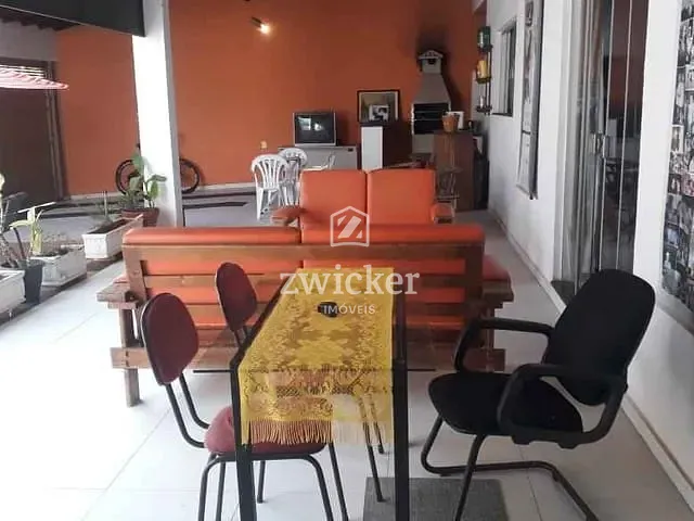 Casa com 160m² 1 quarto e 2 banheiros, à venda, no bairro Parque Santa Edwiges em Bauru