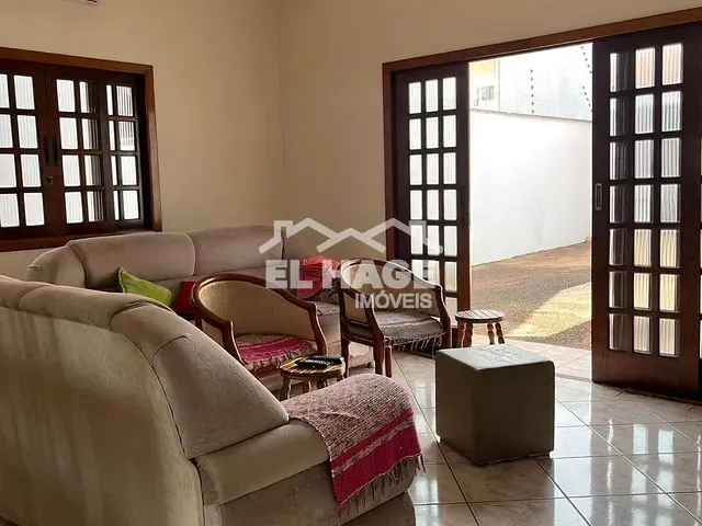 Casa com 380m² 4 quartos e 4 banheiros, à venda, no bairro Jardim Itália em Cuiabá
