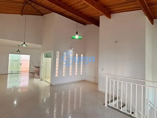Casa com 331m² 4 quartos e 6 banheiros, para alugar, no bairro Condomínio Residencial Euroville em Bragança Paulista