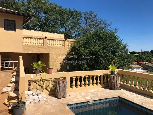 Casa com 1000m² 4 quartos e 5 banheiros, à venda, no bairro Colinas do Castelo em Jaguariúna