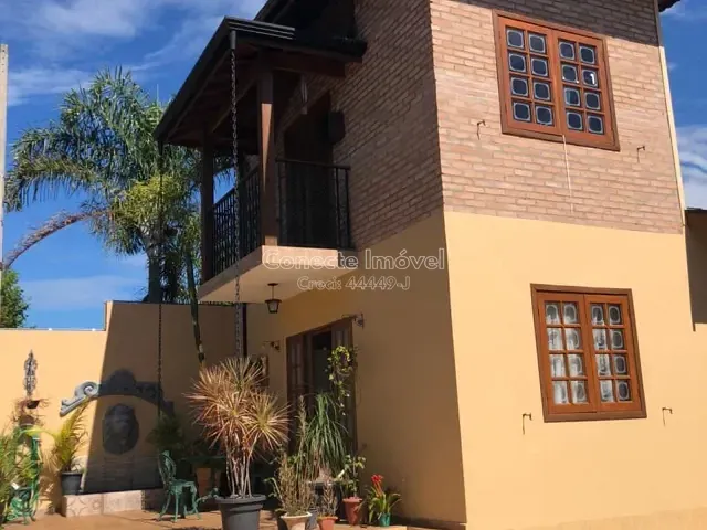 Casa com 1000m² 4 quartos e 5 banheiros, à venda, no bairro Colinas do Castelo em Jaguariúna