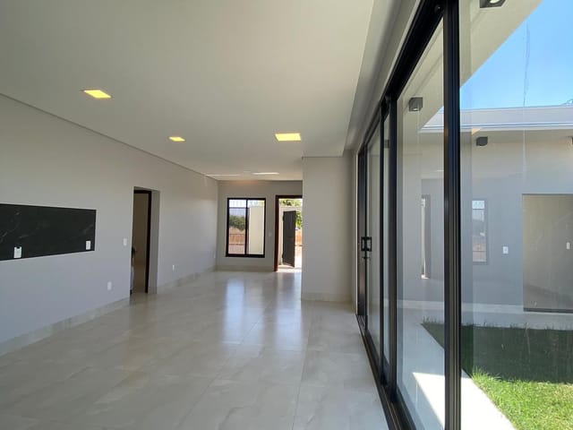 Casa com 210m² 3 quartos e 2 banheiros, à venda, no bairro Jardim Curitiba em Sinop