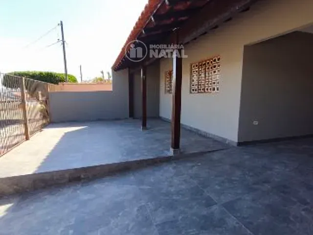 Casa com 250m² 3 quartos e 2 banheiros, para alugar, no bairro Califórnia em Londrina
