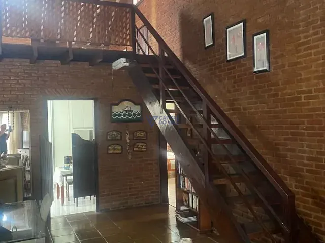 Casa com 328m² 3 quartos e 2 banheiros, à venda ou para alugar, no bairro Jardim Alvorada em São José dos Campos