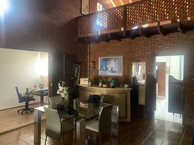 Casa com 328m² 3 quartos e 2 banheiros, à venda ou para alugar, no bairro Jardim Alvorada em São José dos Campos