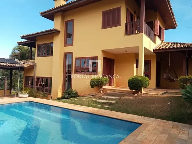 Casa com 1500m² 5 quartos e 6 banheiros, à venda ou para alugar, no bairro Lagos de Santa Helena em Bragança Paulista