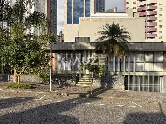 Casa com 252m² 3 quartos e 1 banheiro, à venda, no bairro Alto da Glória em Curitiba