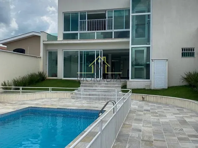 Casa com 680m² 3 quartos e 6 banheiros, à venda, no bairro Jardim Nova Guaxupé em Guaxupé