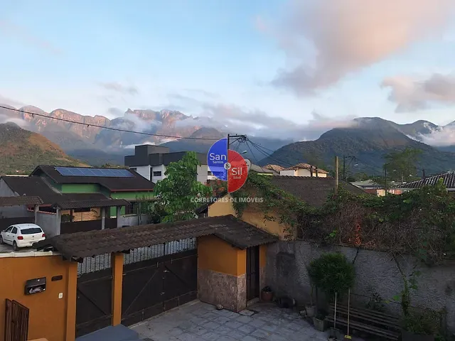 Casa com 620m² 4 quartos e 4 banheiros, à venda, no bairro Cotia em Guapimirim