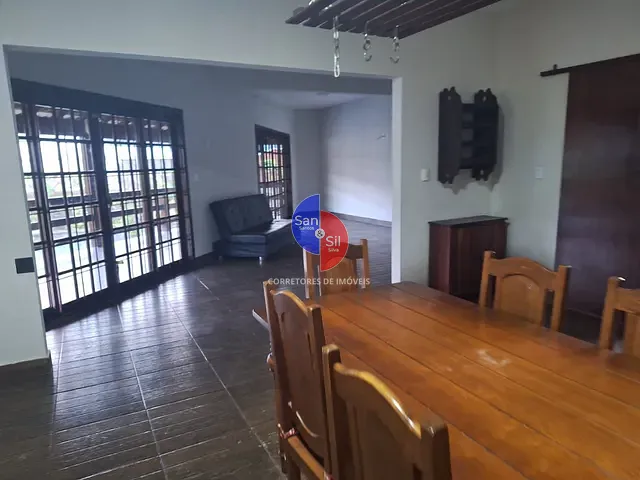 Casa com 620m² 4 quartos e 4 banheiros, à venda, no bairro Cotia em Guapimirim