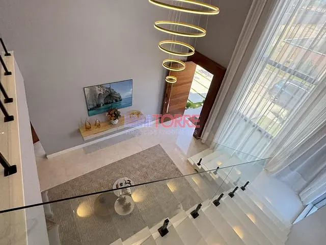 Casa 4 quartos e 5 banheiros, à venda, no bairro Nossa Senhora da Vitória em Ilhéus