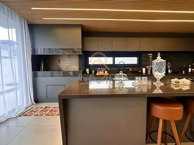 Casa 3 quartos e 3 banheiros, à venda, no bairro Laranjal em Pelotas