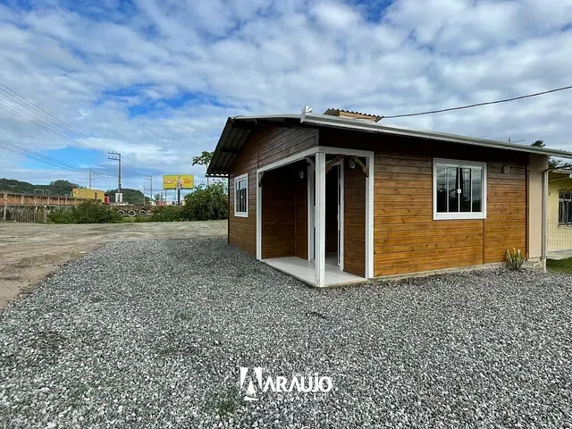 Casa com 100m² 2 quartos e 1 banheiro, para alugar, no bairro Machados em Navegantes