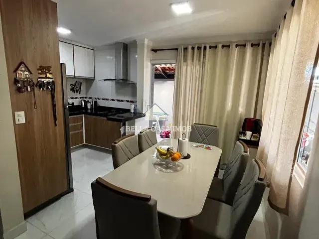 Casa com 275m² 3 quartos e 3 banheiros, à venda, no bairro Parque Ouro Fino em Sorocaba