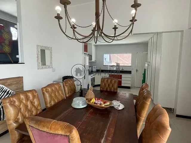 Casa 3 quartos e 2 banheiros, à venda, no bairro Parque Residencial Itapeti em Mogi das Cruzes