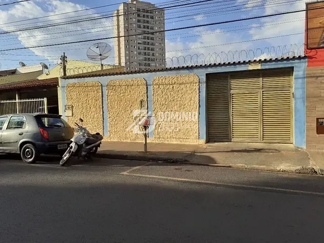 Casa com 400m² 2 quartos e 2 banheiros, à venda, no bairro Mercês em Uberaba