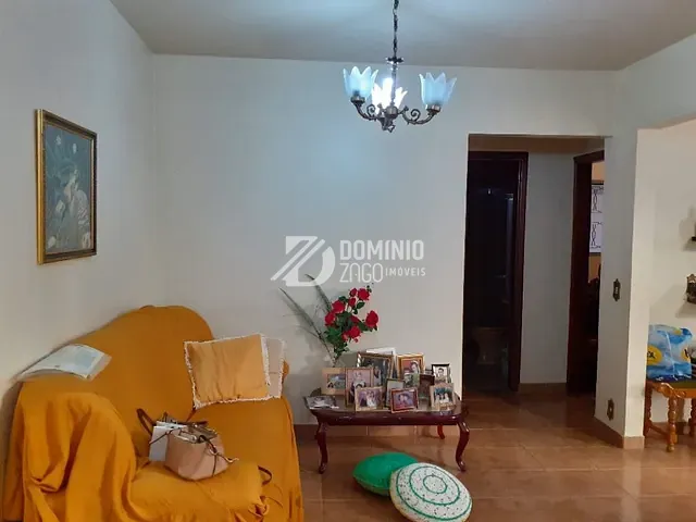 Casa com 400m² 2 quartos e 2 banheiros, à venda, no bairro Mercês em Uberaba
