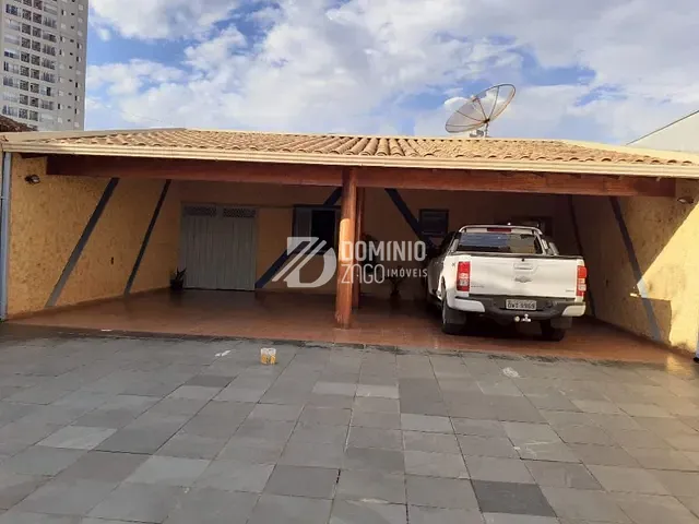 Casa com 400m² 2 quartos e 2 banheiros, à venda, no bairro Mercês em Uberaba