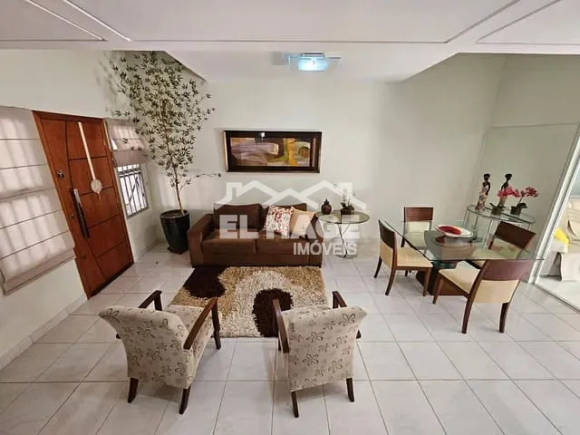 Casa com 258m² 3 quartos e 3 banheiros, à venda, no bairro Jardim Bom Clima em Cuiabá