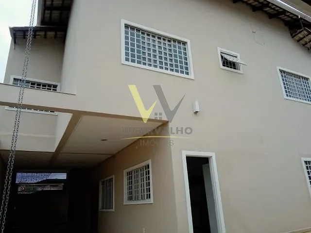 Casa com 330m² 5 quartos e 2 banheiros, à venda, no bairro São Carlos em Anápolis
