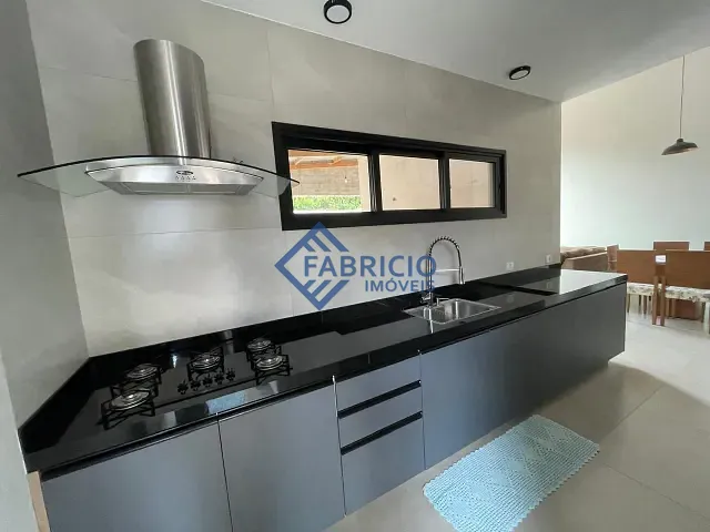 Casa com 380m² 3 quartos e 4 banheiros, à venda, no bairro Bosque em Vinhedo