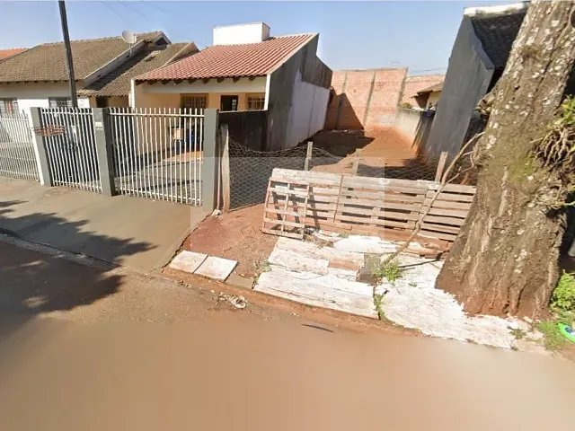 Casa 3 quartos e 1 banheiro, à venda, no bairro Conjunto Habitacional Santiago em Rolândia