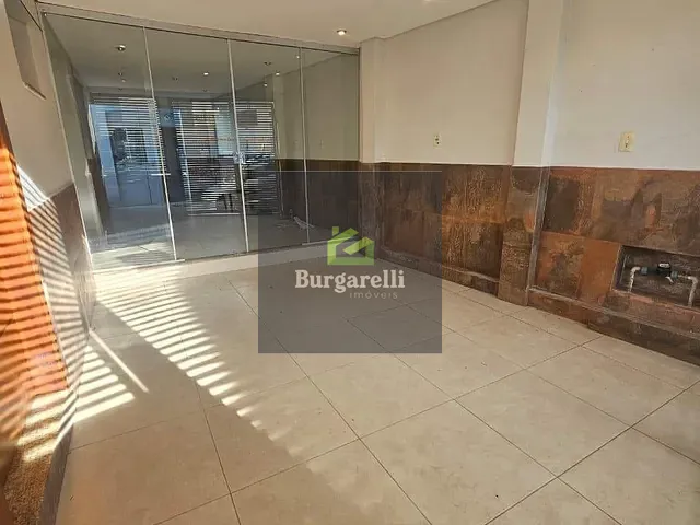 Casa 3 quartos e 2 banheiros, para alugar, no bairro Retiro em Lavras