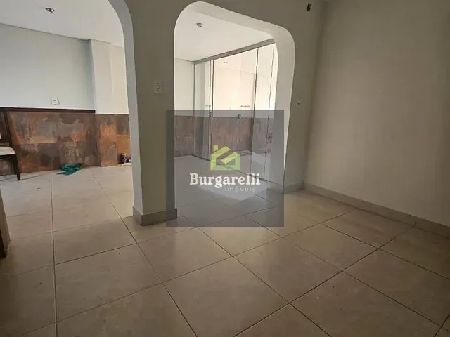 Casa 3 quartos e 2 banheiros, para alugar, no bairro Retiro em Lavras