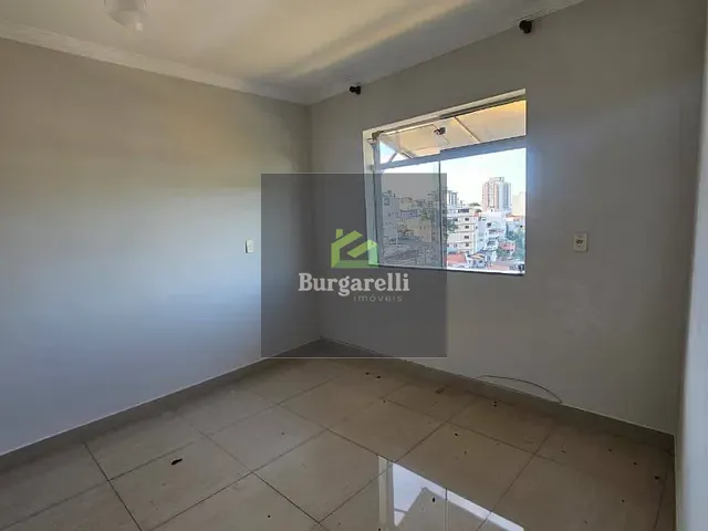 Casa 3 quartos e 2 banheiros, para alugar, no bairro Retiro em Lavras
